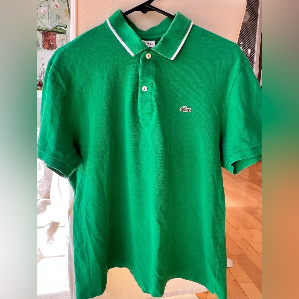 Lacoste classic 2-button collared shirt! Size 6 Regular Fit. Petite Pique. loved